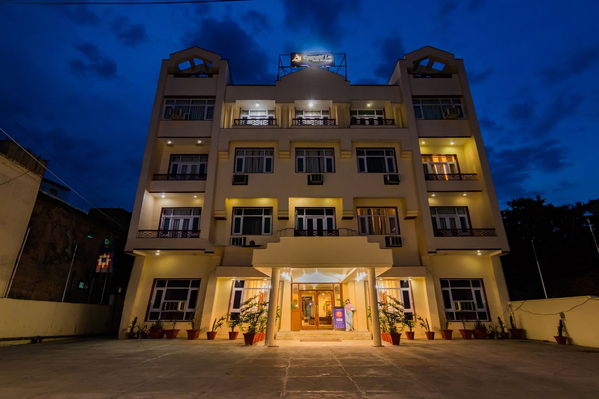 Cygnett Lite Asia Shripati Hotel Katra  Exterior photo